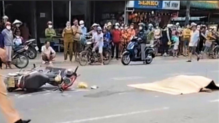 Người phụ nữ ở Lâm Đồng đi xe máy tử vong sau va chạm với xe tải 1