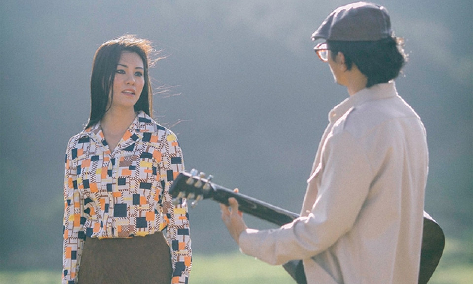 'Nữ hoàng dream pop' Bùi Lan Hương hóa thân thành danh ca Khánh Ly thời trẻ