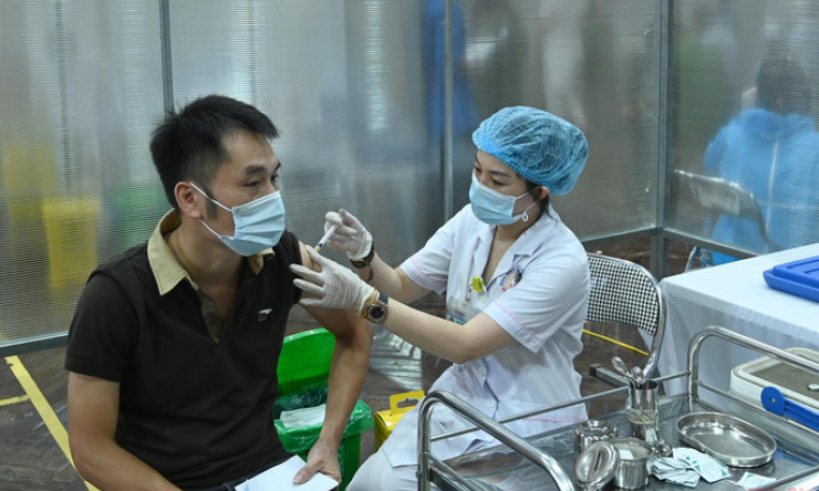Chiều 1/5: Cả nước đã tiêm bao nhiêu triệu liều vaccine phòng COVID-19 mũi 3?