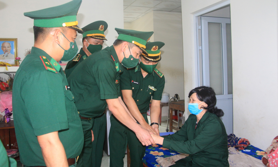 "Cột mốc lòng dân" nơi biên cương