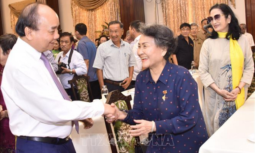 Chủ tịch nước Nguyễn Xuân Phúc gặp mặt Đoàn học sinh miền Nam trên đất Bắc 
