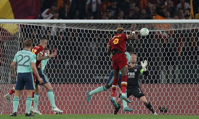 Mourinho cùng Roma vào chung kết Europa Conference League