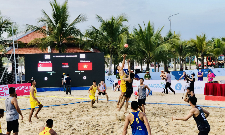 Đội bóng ném bãi biển nam Việt Nam giành chiến thắng ở trận đầu mở màn SEA Games 31