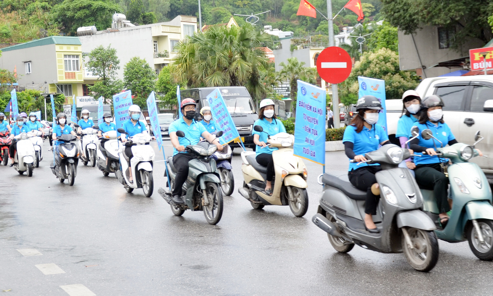 Ra quân hưởng ứng Tháng vận động triển khai BHXH toàn dân