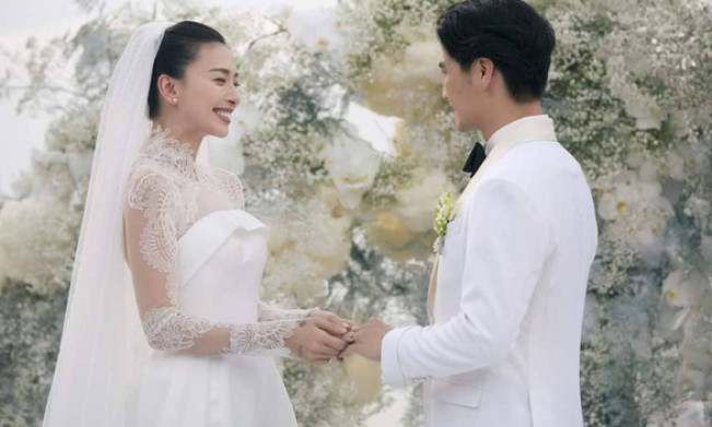 Ngô Thanh Vân khóc trong đám cưới, tuyên bố sẵn sàng làm mẹ ở tuổi 43