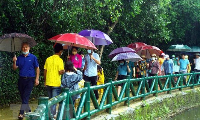 Đông Bắc Bộ có mưa rào và dông rải rác