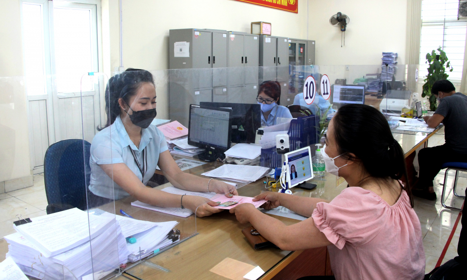 Tạo dựng sự hài lòng và niềm tin của nhân dân