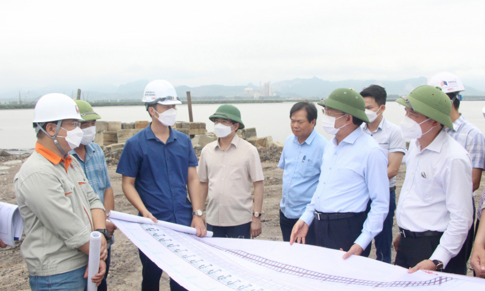 Bí thư Tỉnh ủy kiểm tra tiến độ các dự án giao thông trọng điểm