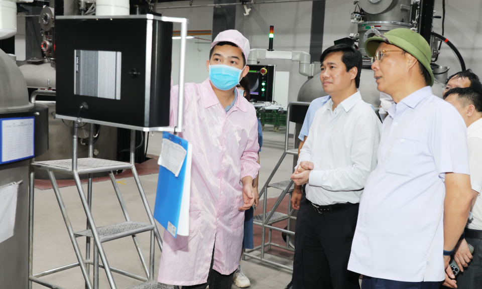 Chủ tịch UBND tỉnh Nguyễn Tường Văn kiểm tra tiến độ đầu tư các KCN ở TX Quảng Yên