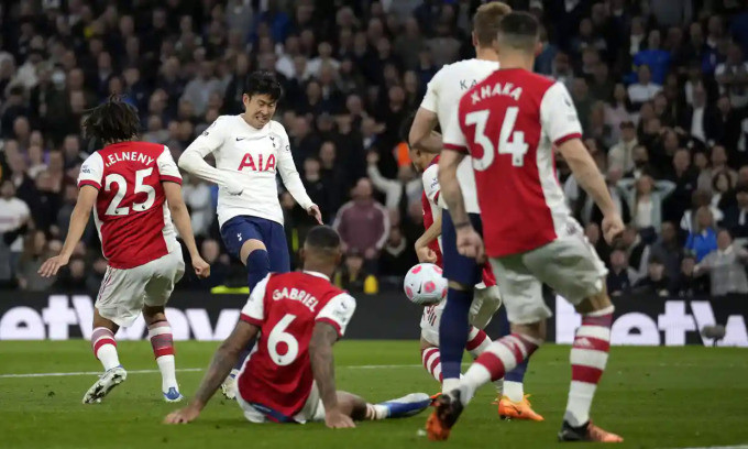 Arsenal thua thảm Tottenham