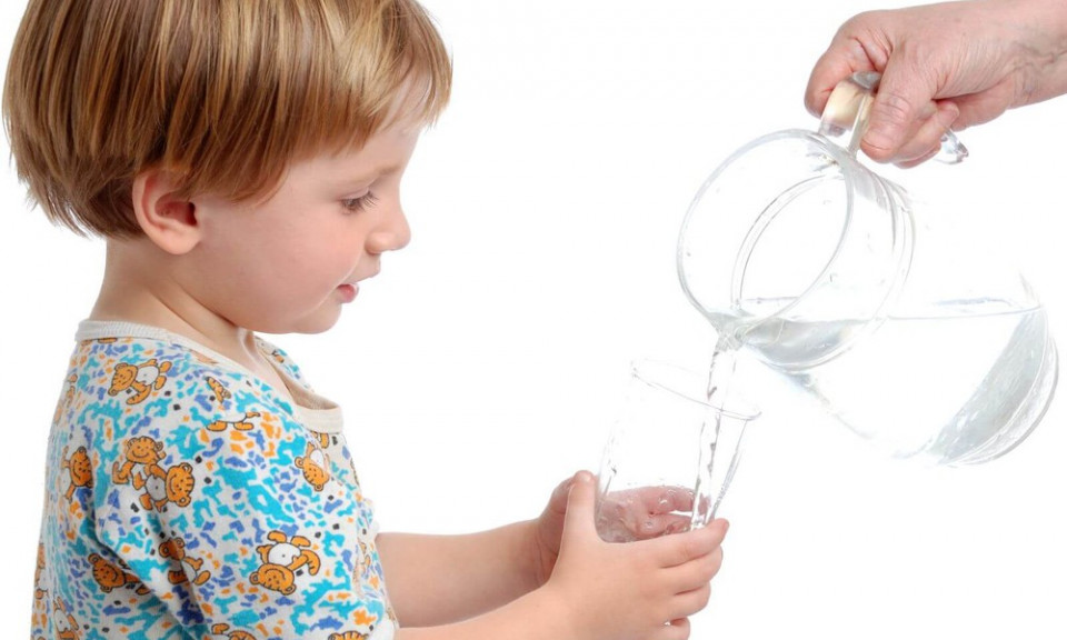 Bù nước và điện giải cho trẻ bị tiêu chảy những điều cha mẹ không nên bỏ qua