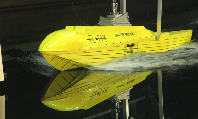 'Tàu bay' điện tốc độ 250 km/h