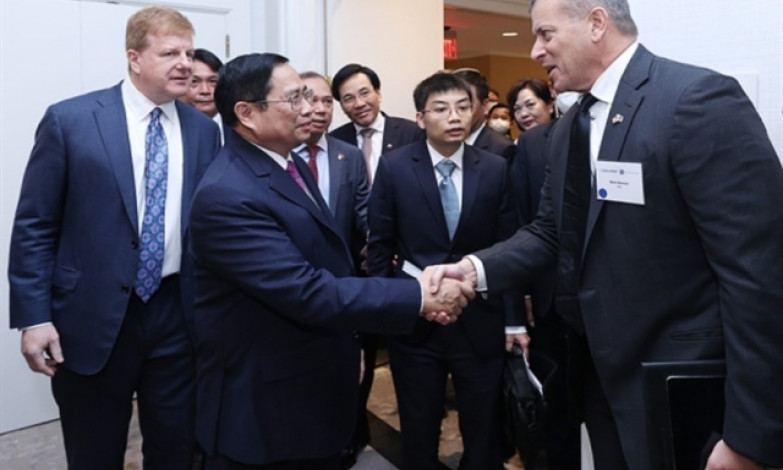 PM Chính meets US business community