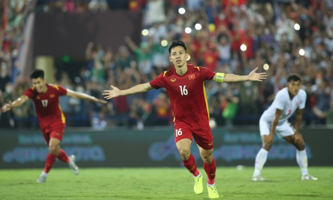 U23 Việt Nam nhọc nhằn lên đỉnh bảng tại SEA Games