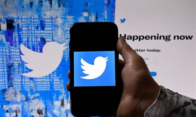 Tỷ phú Elon Musk tạm hoãn thỏa thuận mua lại Twitter