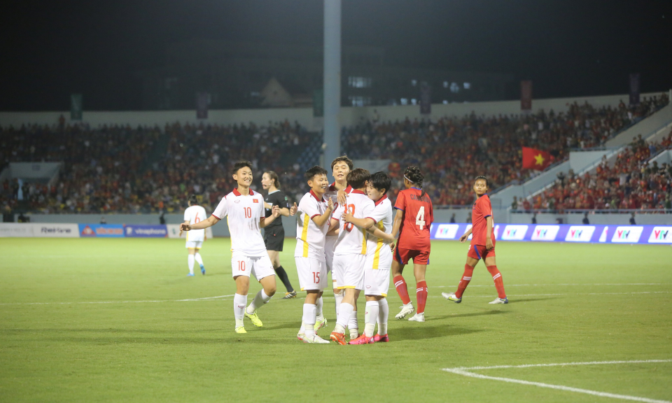 Thắng cách biệt 7-0, Tuyển nữ Việt Nam có bước chạy đà hoàn hảo cho trận bán kết