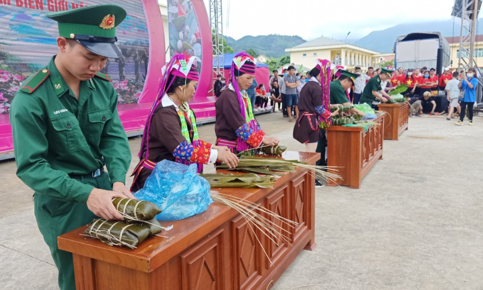 Lễ hội Hoa sim Biên giới 2022 đón gần 10.000 lượt khách