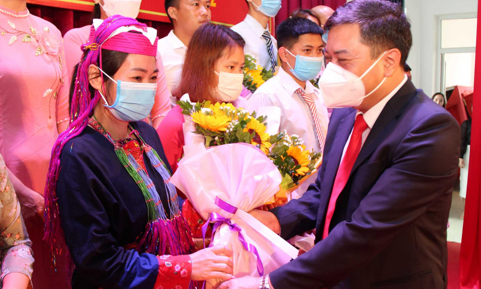 Chú trọng phát triển đảng viên ở vùng khó