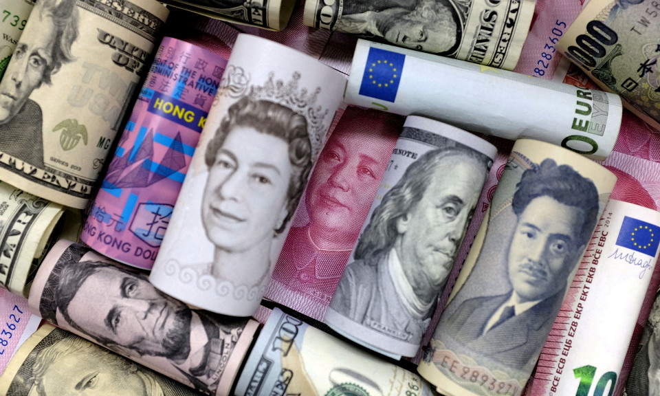 Thế giới lao đao khi đồng USD tăng giá mạnh