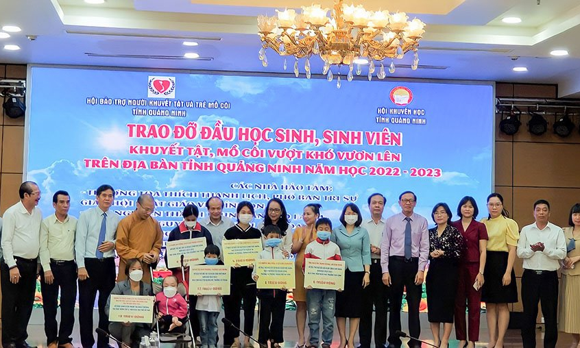Hội Khuyến học và Hội Bảo trợ NKT&TMC tỉnh ký kết Chương trình phối hợp