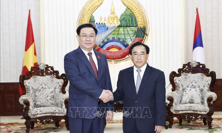Chủ tịch Quốc hội Vương Đình Huệ hội kiến Thủ tướng Lào Phankham Viphavanh