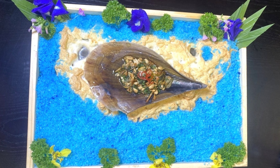 Bàn mai nướng muối xanh