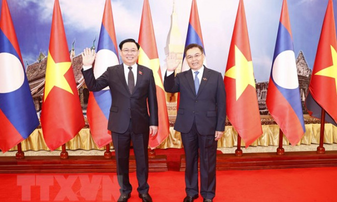 Chủ tịch Quốc hội kết thúc tốt đẹp chuyến thăm chính thức nước Lào