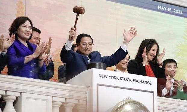 PM visits New York Stock Exchange, holds roundtable with CEOs of world leading firms