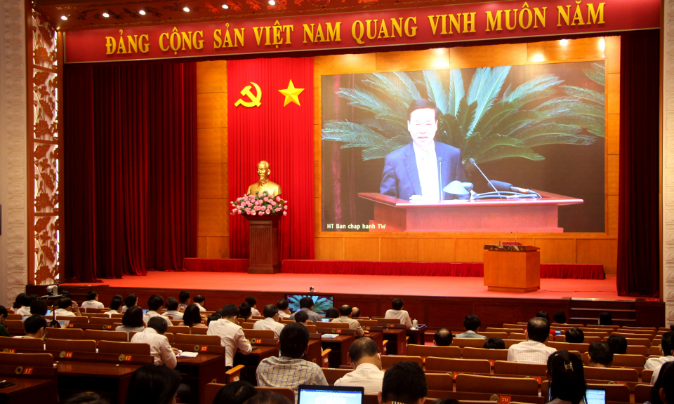Quán triệt Nghị quyết của Bộ Chính trị về quy hoạch, xây dựng, quản lý và phát triển bền vững đô thị Việt Nam