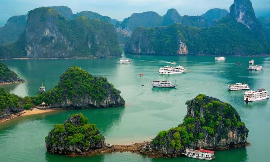 Ha Long Bay among 10 favorite tourist destinations in 2022: survey
