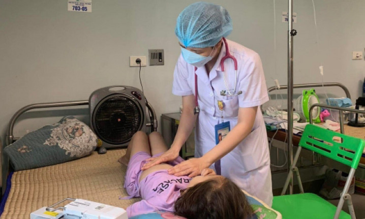 Trẻ bị đau bụng mạn tính: Nhận biết và cách xử trí
