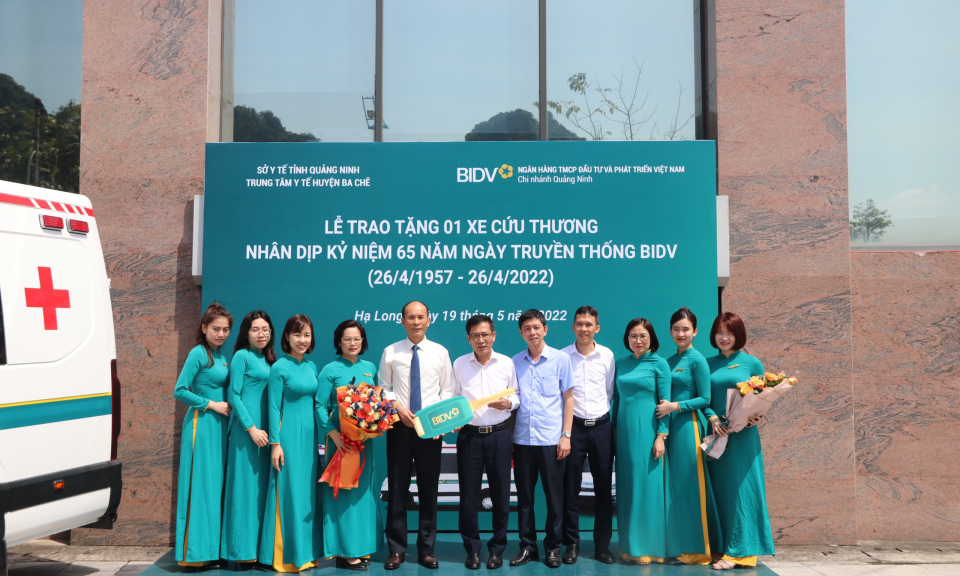 BIDV Quảng Ninh tặng xe cứu thương cho TTYT Ba Chẽ