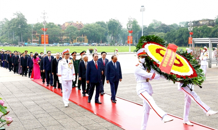Leaders pay homage to President Hồ Chí Minh on 132nd birth anniversary