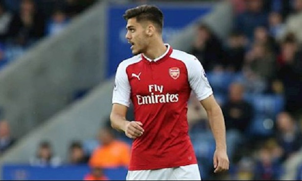 Cầu thủ đầu tiên rời Arsenal trong mùa Hè