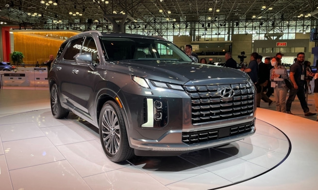 SUV cỡ lớn của Hyundai mở bán với giá từ 703 triệu: Thiết kế 'lột xác', có điểm giống Hyundai Creta