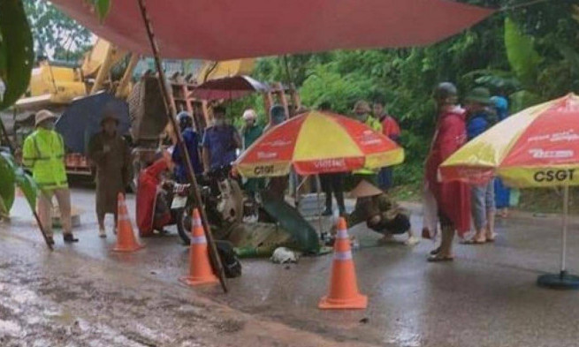 Va chạm với xe đầu kéo, nữ sinh lớp 12 tử vong thương tâm trên QL17