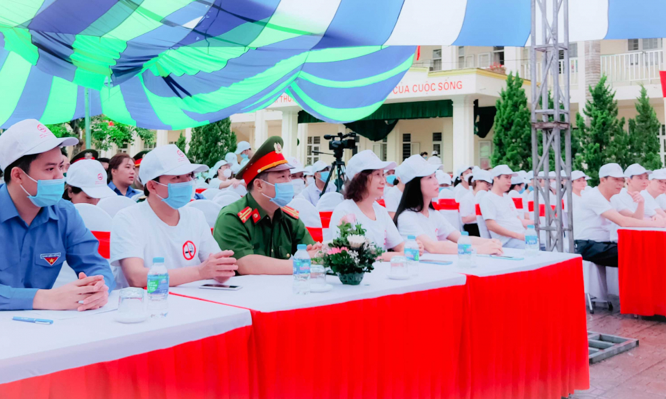 世界无烟日和越南国家无烟周活动响应活动在巴制县举行