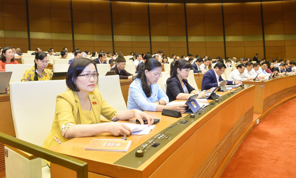 Ngày làm việc thứ 2, Kỳ họp thứ 3, Quốc hội khóa XV - Thảo luận nhiều nội dung quan trọng