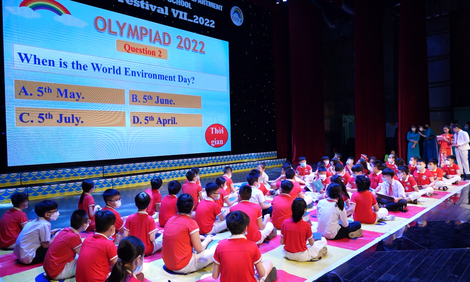 Sôi nổi ngày hội tiếng Anh English Festival tại Trường Tiểu học Hạ Long
