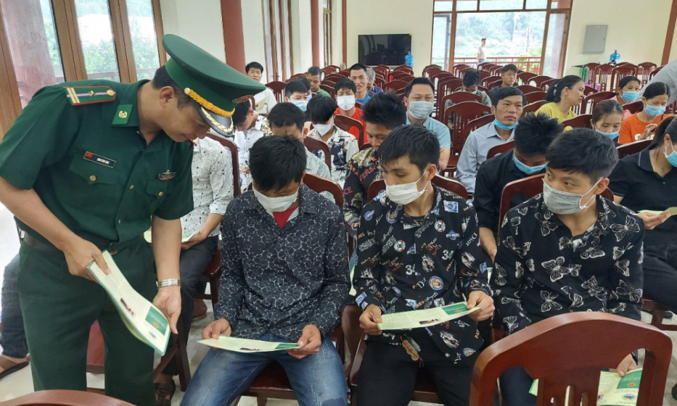 Tuyên truyền Luật Biên phòng cho cán bộ và nhân dân tuyến biên giới Bình Liêu