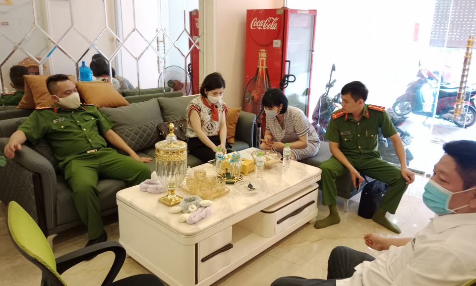 Móng Cái: Xử phạt cơ sở vi phạm các quy định về kinh doanh dịch vụ, nhà nghỉ