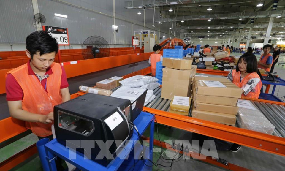 Thương mại điện tử “chắp cánh” cho hàng Việt Nam