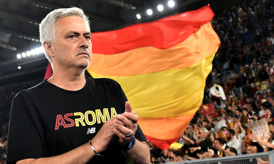 Vô địch Conference League, Mourinho chốt luôn tương lai