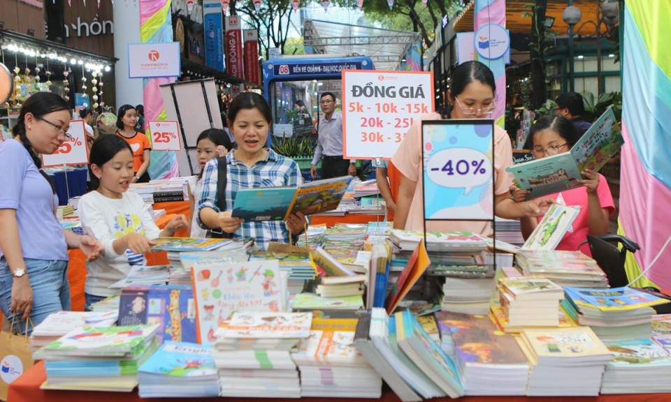 Nhức nhối thực trạng sách giả, sách lậu trên không gian mạng