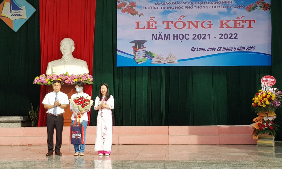Trường THPT Chuyên Hạ Long có 46 học sinh giỏi cấp quốc gia và 191 học sinh giỏi cấp tỉnh