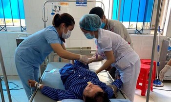 Ăn phải nấm độc, 4 người nhập viện cấp cứu