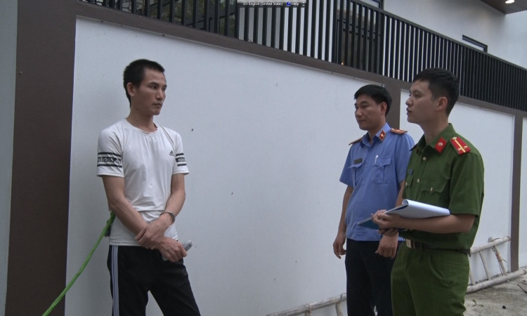 Siêu trộm "biểu diễn" màn trèo tường đột nhập biệt thự trộm nhẫn kim cương