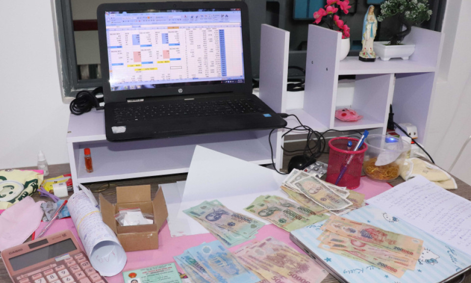 Triệt phá đường dây lô đề, tạm giữ 700 triệu đồng