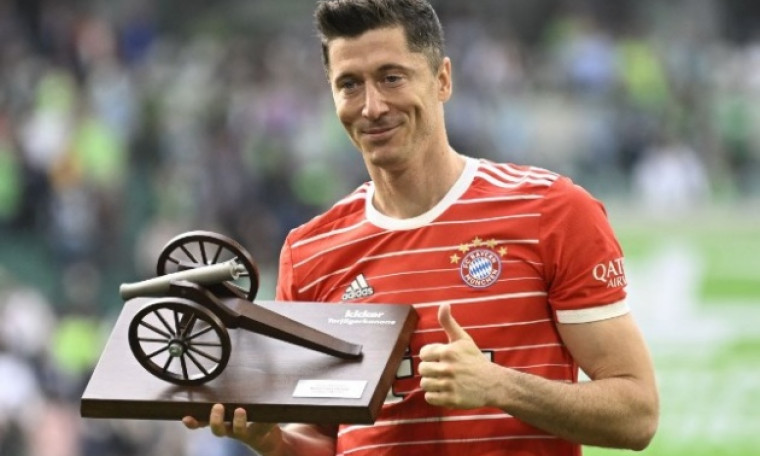 Lewandowski tuyên bố rời Bayern