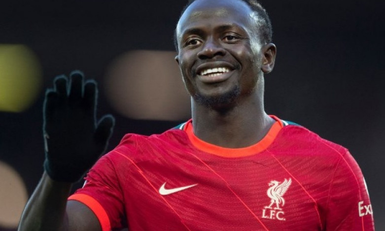 Liverpool ra giá bán Mane
